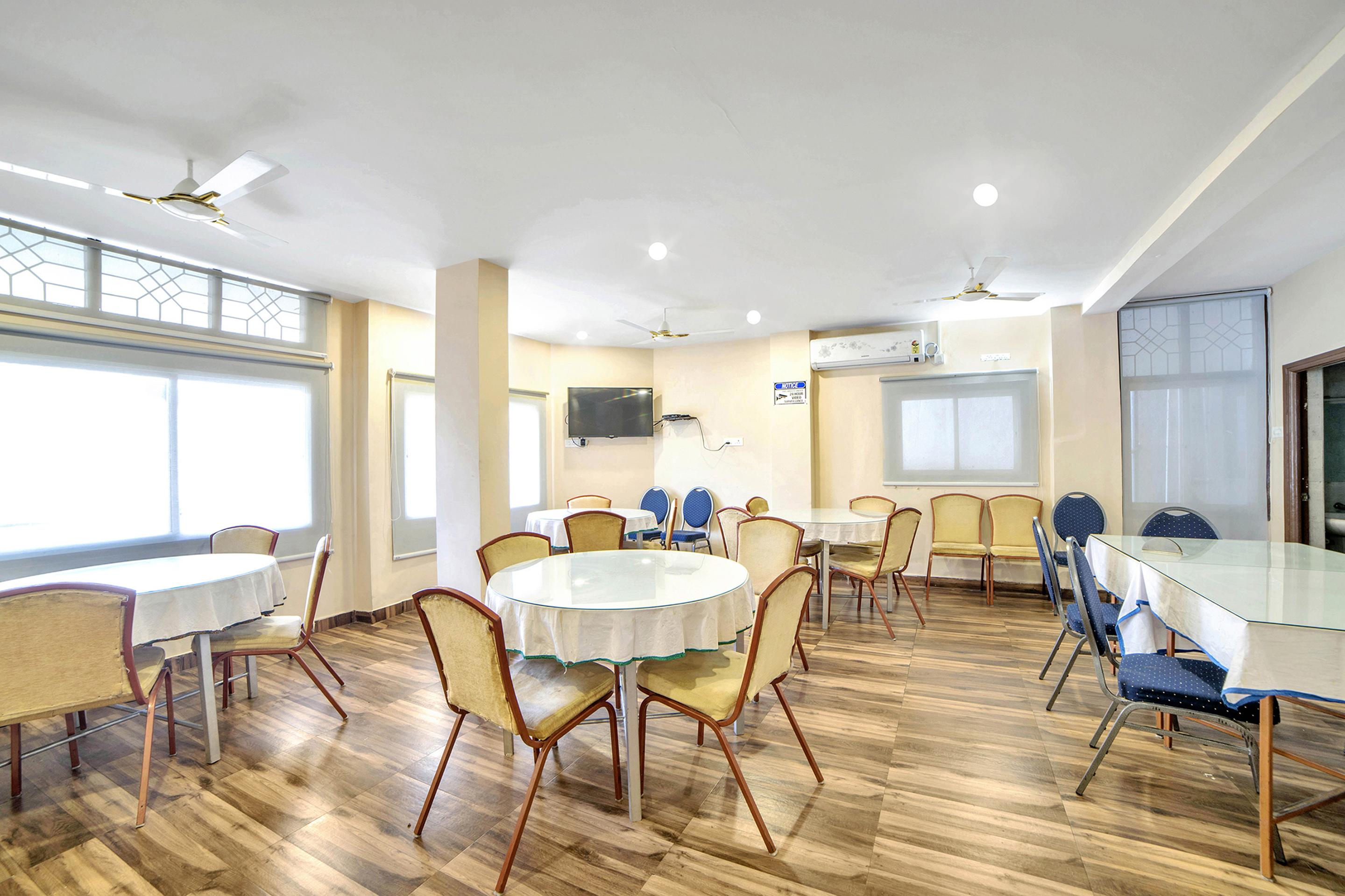 Oyo 674 Apartment Hotel Manar Luxury Suites Hyderabad Exterior foto