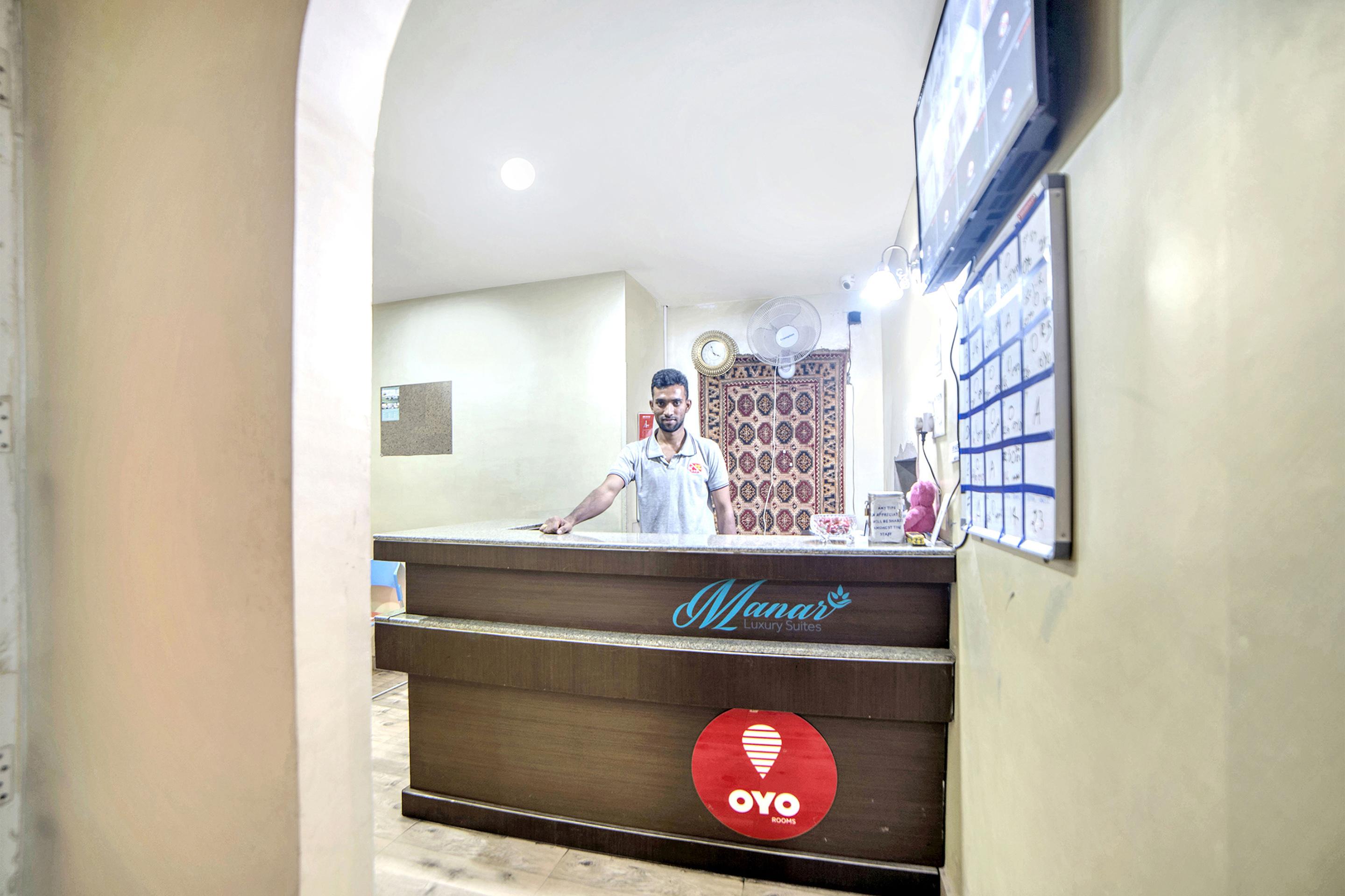 Oyo 674 Apartment Hotel Manar Luxury Suites Hyderabad Exterior foto